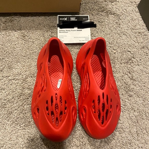 SOLD///Yeezy Foam RNNR “Vermilion”///SOLD - Picture 3 of 5